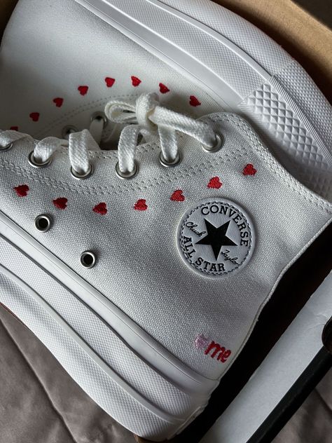 Converse Platform White, Red Converse Aesthetic, White Converse Aesthetic, Red And White Converse, Converse Haute, Heart Converse, White Platform Converse, Off White Converse, Custom Sneakers Diy