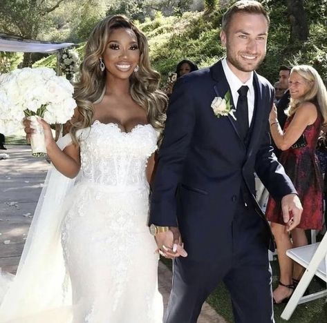 Luxe Wedding Dress, Black And White Dating, Swirl Couples, Black Woman White Man, Interracial Wedding, Bwwm Couples, Interacial Couples, Mixed Couples, Interracial Couple