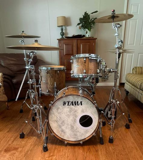 Music Setup, Drums Wallpaper, Tama Drums, Instagram Animation, Drums Art, Percussion Drums, Mashup Music, Acoustic Drum, Drum Kit