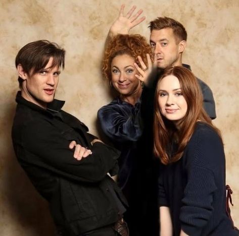 Matt, Arthur, Karen, and Alex reunited Sherlock Holmes Watson, Doctor Who Cast, Female Celebrity Crush, Sherlock Cast, Alex Kingston, Kool Kids, 11th Doctor, Casting Pics, Eleventh Doctor