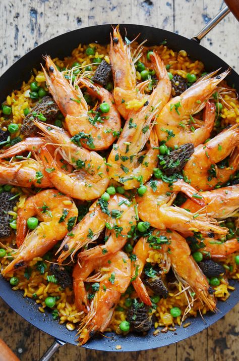 Spring Paella with Shrimp, Peas & Morels #recipe Vegetable Paella Recipe, Andrew Zimmern, Paella Recipe, Spring Vegetables, Shrimp Recipes, Mocktails, Fish And Seafood, Seafood Recipes, Seafood