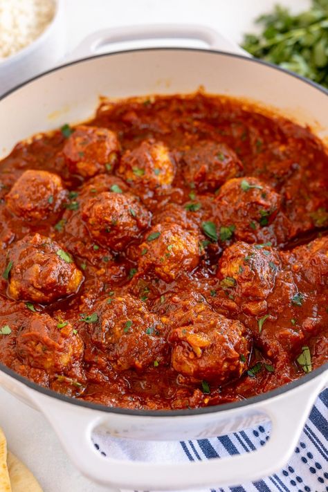 Chicken Tikka Masala Meatballs - Smells Like Home Tikka Masala Meatballs, Healthy Chicken Meatballs, Khana Picture, Indian Meatballs, Chicken Meatballs Healthy, Baked Chicken Parm, Moist Chicken Breast, Tikka Masala Sauce, Chicken Milk