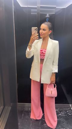 Clothing Guide, Outfit Mujer, Mode Chic, Fashion Mistakes, Looks Chic, Pink Outfits, Classy Women, Fashion Wear, Cute Casual Outfits