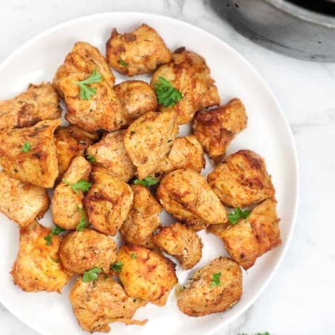 Air Fryer Chicken Bites - Chicken Vibes Air Fryer Chicken Chunks No Breading, Air Fryer Frozen Chicken Wings, Air Fryer Chicken Bites, Chicken Bites Recipes, Air Fryer Chicken Thighs, Frozen Chicken Wings, Cooking Frozen Chicken, Chicken Chunks, Breaded Chicken Breast