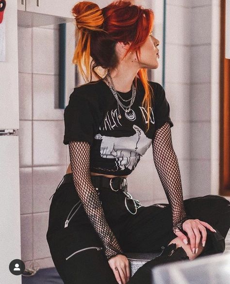 Mode Edgy, Stile Punk Rock, Look Grunge, Goth Outfit, Mode Punk, Mode Grunge, Mode Instagram, Rock Outfits, Stil Inspiration