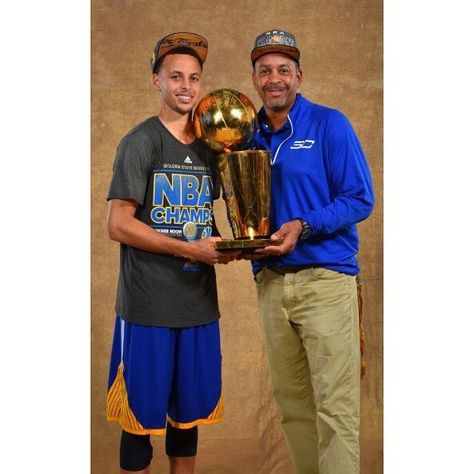 Happy Fathers Day! #Gam30ver Steff Curry, Golden State Warriors Bedroom, Dell Curry, Stephen Curry Family, The Curry Family, Seth Curry, Basketball Court Flooring, Curry Warriors, Basketball Tickets