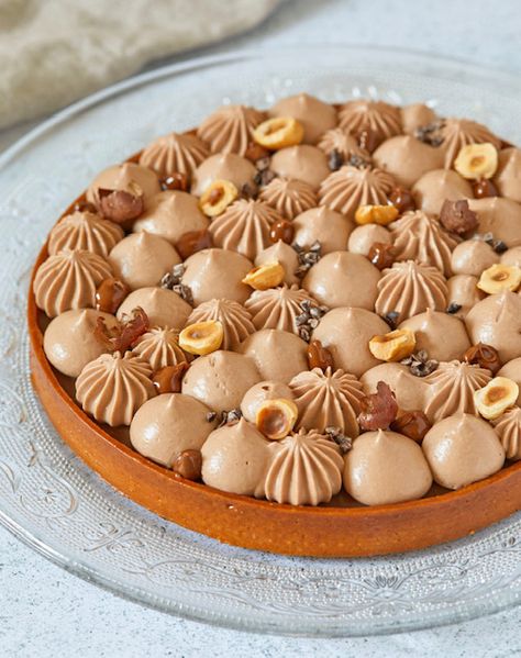 Tarte croustillante au chocolat au lait – Clélia Food & Photo Chocolate Fudge Recipes Easy, Patisserie Fine, Tart Dessert, Tart Baking, Doughnut Recipe, Number Cakes, Fancy Desserts, Bakery Recipes, Donut Recipes