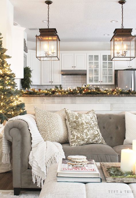 Neutral Holiday Decor, Neutral Christmas Decor, Christmas Living Room, Christmas Decor Inspiration, Christmas Decorations Living Room, Christmas Living Rooms, Christmas Bedroom, Museum Wedding, White Living