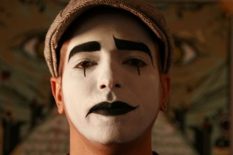 Mimo Male Mime Makeup, French Mime Makeup, Mime Makeup Men, Pantomime Makeup, Face Paint For Men, Creepy Clown Makeup, Mime Face Paint, Mime Makeup, Clown Halloween Costumes