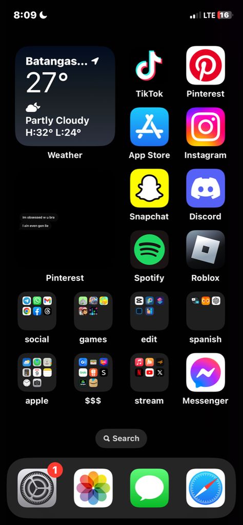 Home Lock Screen Iphone Ideas, Clean Phone Organization, App Layout Iphone Homescreen, Iphone Setup Aesthetic, Iphone Setup Homescreen Ideas, Iphone Organization Apps, Layout Iphone Homescreen Ideas, Iphone App Organization, Iphone Set Up Ideas Homescreen