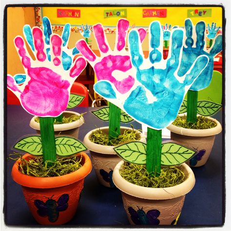 Mother Day Pot Craft, Hand Print Flowers, Mothers Day Crafts Preschool, Flower Crafts Kids, Grandparents Day Crafts, Flower Pot Crafts, Preschool Arts And Crafts, Handprint Craft, Mothers Day Crafts For Kids