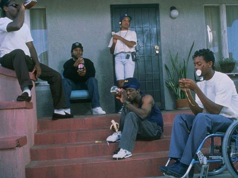 N.w.a Aesthetic, Cultura Hip Hop, Hood Wallpapers, Gangster Films, Estilo Cholo, Night Film, 90s Hip Hop Fashion, Gangsta Rap, Hip Hop Art