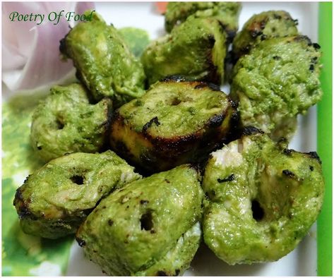 Poetry of Food: Hariyali Chicken Tikka...Murg Tikka Kebab Hariyalli.....!! Hariyali Chicken Tikka, Hariyali Chicken, Seekh Kebab Recipes, Chicken Kebab Recipe, Tikka Recipe, Indian Chicken Recipes, Chicken Snacks, Iftar Recipes, Mutton Recipes