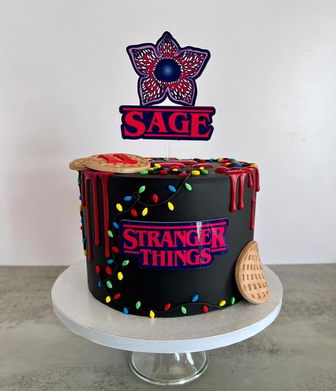 Stranger Things themed cake. I made the waffles cutter and the light bulbs cutter as well; that saved me a lot of time 😮‍💨 / Torta temática de Stranger Things. Hice el cortador de waffles y el cortador de bombillos también; eso me ahorró mucho tiempo 😮‍💨. Custom cakes in Orlando Fl./Tortas personalizadas en Orlando Fl #cakesinorlando #customcakesinorlando #thecitybeautifulcakes #cakeart #orlandofl #strangerthings #strangerthingscake #demogorgon Stranger Things Cakes, Stranger Things Birthday Cake Ideas, Stranger Things Drip Cake, Stranger Things Cake Diy, Stranger Things Cake Ideas Easy, Stranger Things Cake, Stranger Things Waffle Cake, Orlando Fl, Custom Cakes