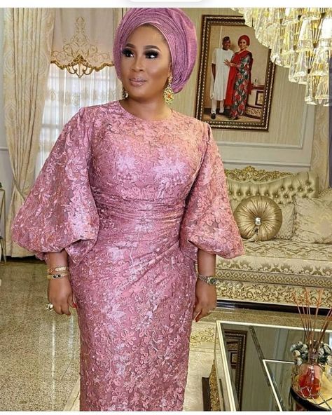 igbalode fashion&style on Instagram: “Beautiful 🌸🌸🌸🌸@musomething Igbalode bonny🥰😍 Showcasing our glamorous, buoyant and beautiful queens with unique styles Follow our backup…” Lace Gown Styles Nigerian, Lace Blouse Styles, Asoebi Lace, Nigerian Lace Dress, Lace Dress Outfit, Nigerian Lace Styles Dress, Nigerian Lace Styles, African Lace Styles, Long African Dresses