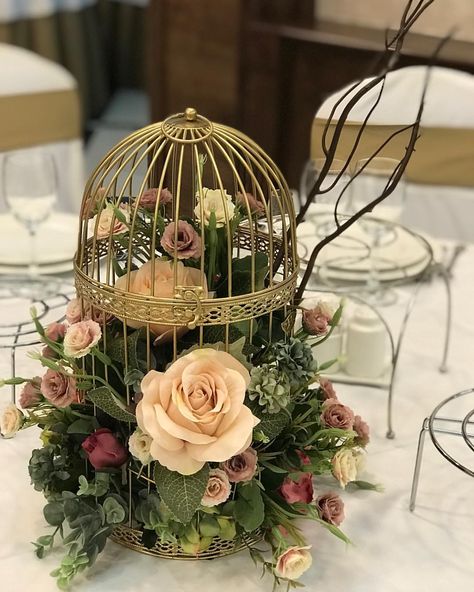 Cage Centerpiece, Birdcage Centerpiece, Birdcage Walk, Bird Cage Centerpiece, 50th Birthday Party Decorations, French Theme, Lantern Ideas, Bird Cage Decor, Garden Wedding Decorations