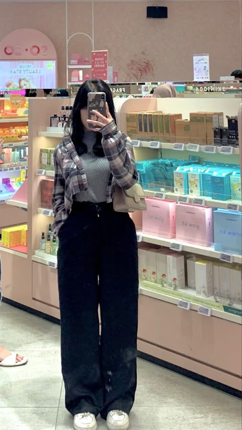 Outfit Study Tour, Boyish Outfit, Pose Ootd, Ootd Non Hijab, Outfit Ngampus, Non Hijab, Korean Casual Outfits, Casual Hijab Outfit, Model Poses Photography