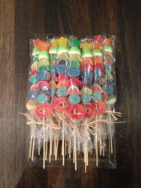 1000+ ideas about Mexican Candy Table on Pinterest | Mexican candy ... Diy Decor Paper, Candy Kabobs, Moana Birthday Party, Easy Diy Decor, Paper Craft Ideas, Moana Birthday, Summer Birthday Party, Candy Table, Candy Bouquet