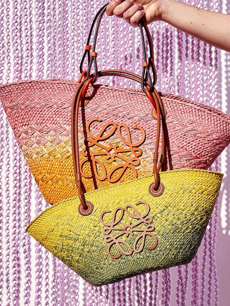 Loewe Bags, Bags 2022, Basket Bags, My Style Bags, Animal Bag, Loewe Bag, Raffia Bag, Fancy Bags, Straw Bags