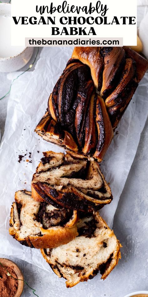 This ultra plush and soft vegan chocolate babka recipe is so easy to make and tastes just like the classic recipe! No one will know the difference! Babka Chocolate, Chocolate Babka Recipe, Dairy Free Donuts, Holiday Breads, Loopy Whisk, Banana Snack Cake, Twist Bread, Salted Caramel Recipes, Chocolate Fudge Sauce