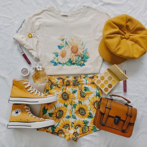 Yellow Suitcase, Hufflepuff Outfit, Quirky Clothes, Sunflower Outfit, Nice Man, Summer Sunflower, Mode Grunge, Look Retro, Zooey Deschanel