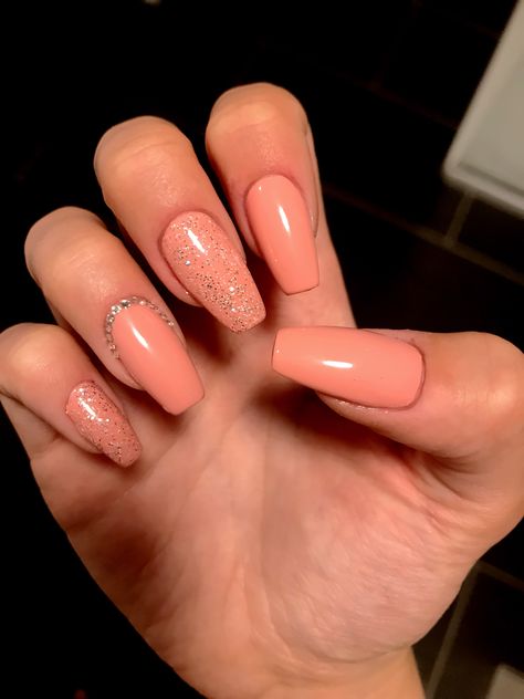 #nails #peach #summernails #glitter #ballerina Peach Nails With Glitter, Peach Nail Ideas, Peach Colored Nails, Confirmation Party, Hoco Nails, Mauve Nails, Inspiration Nails, Peach Nails, Sparkle Nails