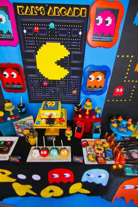 Pac Man Birthday Party, Arcade Birthday Parties, Manly Party Decorations, Pac Man Party, Man Birthday Party, 80s Birthday Parties, Video Games Birthday Party, Video Game Party, Video Games Birthday