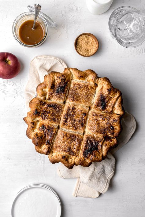 This salted caramel apple pie is arguably the best apple pie to ever exist! It's made with an all-butter pie crust, juicy fresh apples, and rich salted caramel sauce. Apple Pie Photography, Caramel Apple Pie Filling, Pie Photography, The Best Apple Pie, Making Pie Crust, Salted Caramel Apple Pie, All Butter Pie Crust, Mcintosh Apples, Best Apple Pie