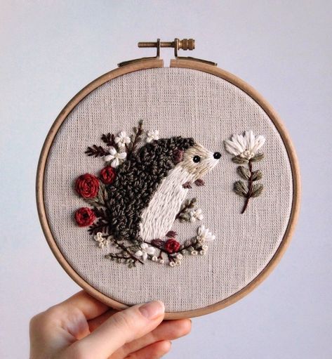 Cottagecore Embroidery, Diy Hand Embroidery, Embroidery Hoop Art Diy, Embroidery Template, Floral Embroidery Patterns, Hand Embroidery Pattern, Sewing Embroidery Designs, Hand Embroidery Art, Hand Embroidery Stitches