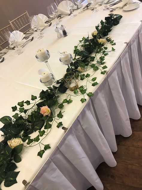 Ivy Table Runner, Simple Wedding Bouquets, Wedding G, Wedding Table Decorations, Simple Weddings, Wedding Table, Wedding Decorations, Table Decorations