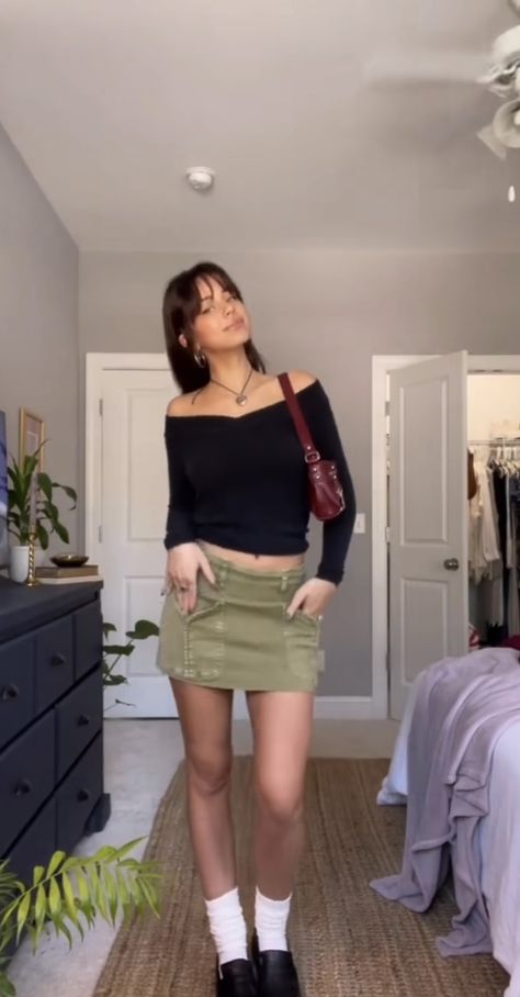 Army Green Skirt Outfit, Green Mini Skirt Outfit, Khaki Skirt Outfits, Mini Skirt Outfit Ideas, Army Green Outfit, Green Skirt Outfits, Green Top Outfit, Shoulder Tops Outfit, Off The Shoulder Top Outfit