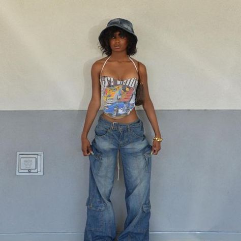 Y2k Jean Outfit, Y2k Streetwear Summer Outfits, Aerin Creer Outfits, Cali Trip Outfits, Summer 2000 Outfits, Y2k Denim Outfit, Caribana Outfit, Streetwear Fashion Women Summer, Denim Outfit Aesthetic