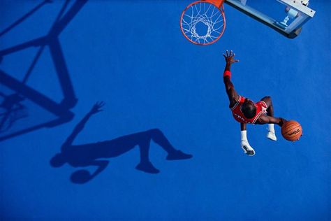 The Blue Dunk, Michael Jordan, 1987 © Walter Iooss Jr. Walter Iooss, Michael Jordan Birthday, Bad Photography, Michael Jordan Photos, Muhammed Ali, Desain Editorial, Derrick Rose, Dennis Rodman, X Games