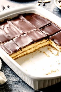 Chocolate Eclair Dessert, Eclairs Dessert, No Bake Eclair Cake, Eclair Cake Recipes, Chocolate Eclair Cake, Eclair Recipe, Eclair Cake, Chocolate Eclair, Chocolate Graham Crackers