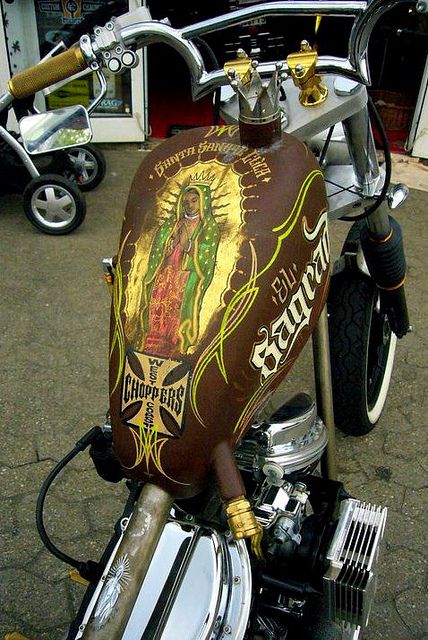 WCC Custom | Totally Rad Choppers Chopper Tank, Custom Motorcycle Paint Jobs, Bike Tank, Custom Paint Motorcycle, Diy Motorcycle, Motorcycle Paint Jobs, Vespa Scooter, Motorcycle Pictures, Motorcycle Tank