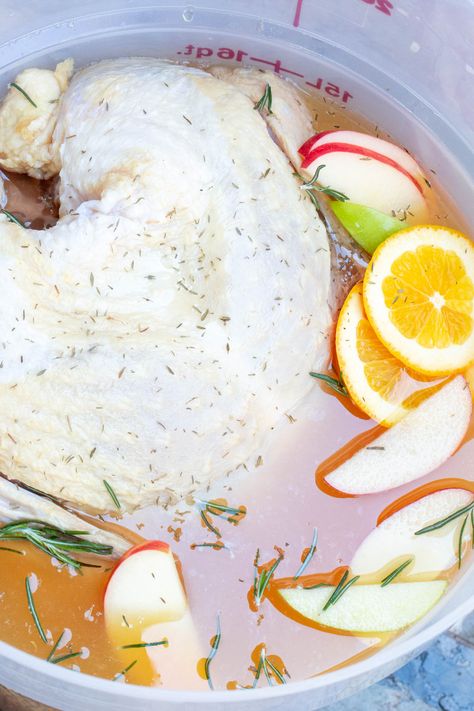 Smoked Turkey Recipes Brine, Smoked Turkey Recipes Thanksgiving, Cajun Turkey Brine, Smoked Turkey Brine, Smoked Whole Turkey, Easy Turkey Brine, Turkey Brine Recipe, Cajun Turkey, Turkey Brine Recipes