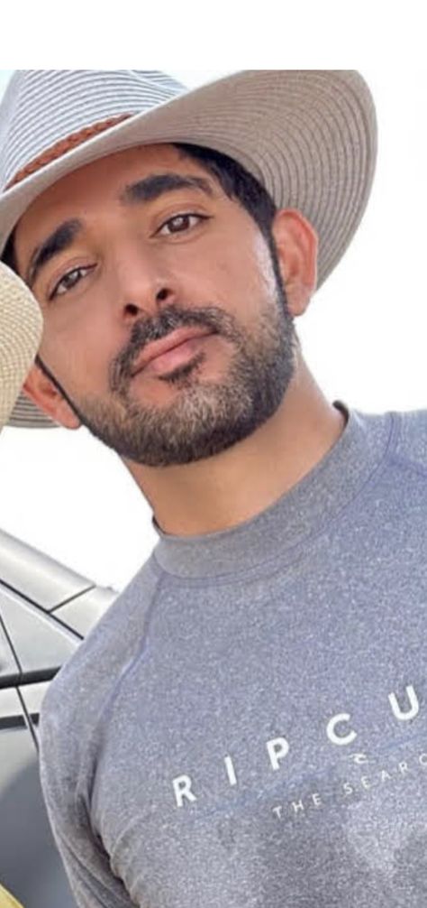 Prince Hamdan Selfie, Hamdan Selfie, Fazza Selfie, Fazza Hamdan, Prince Hamdan, Hamdan Fazza, Cowboys Men, Sheikh Hamdan, Iphone Homescreen