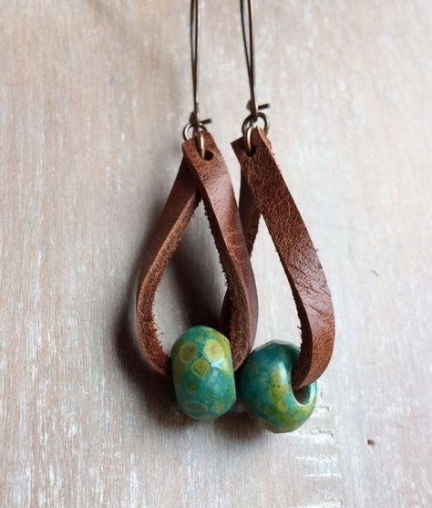 Cricut Earrings, Handmade Leather Jewelry, Diy Leather Earrings, Leather Jewelry Diy, Leather Jewellery, Leather Ideas, Rustic Jewelry, Boho Leather, Homemade Jewelry