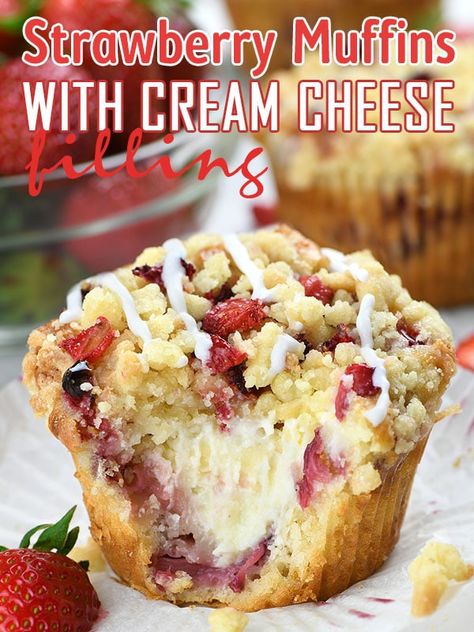 Strawberry Cream Cheese Muffins, Muffins Strawberry, Strawberry Cream Cheese Filling, Muffins With Cream Cheese, Strawberry Muffins, Cream Cheese Muffins, Torte Cupcake, Homemade Muffins, Cheese Muffins