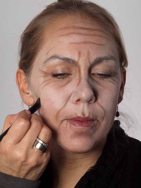 Old Man Makeup, Old Lady Makeup, Granny Costume, Grandma Costume, Old Age Makeup, Old Lady Costume, Halloween Make-up Looks, Theatre Makeup, Movie Makeup