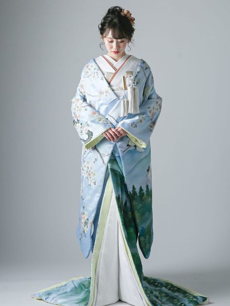 Winter Kimono Traditional, Blue Kimono Traditional, Kimono Traditional Woman, White Kimono Traditional, Yukata Aesthetic, Fantasy Kimono, Kimono Wedding Dress, Japanese Wedding Kimono, Pretty Kimonos