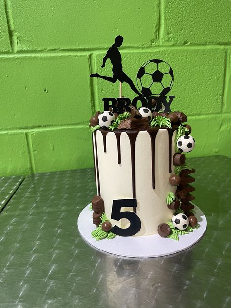 Football Birthday Cakes, Football Birthday Cake, Retirement Cake, Cake White, Football Cake, Birthday Cakes For Women, Cake Inspo, White Icing, Cakes For Women