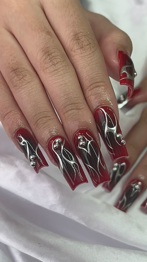 Gold Nails Chrome, Nails Red And Gold, Red And Silver Nails, Vampy Nails, Red Chrome Nails, Red And Gold Nails, Red Chrome, Chrome Nails Designs, Punk Nails