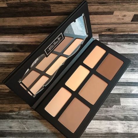 Makeup Ideas Dramatic, Cream Contour Palette, Light Contour, Light Palette, Contour Bronzer, Light Contouring, Kat Von D Makeup, Makeup Tutorial Eyeshadow, Top Makeup Products