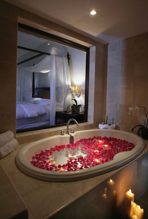 Romantic Bubble Bath, Honeymoon Bedroom, Romantic Hotel Rooms, Romantic Room Surprise, Romantic Bathrooms, Romantic Bath, Romantic Room Decoration, Colonial Beach, Beach Spa