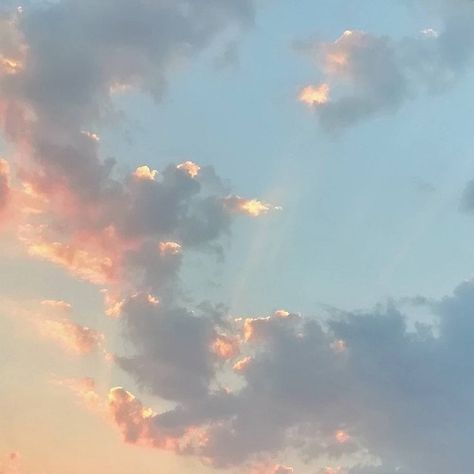 ท้องฟ้า Gold Skies, Theme Nature, Angel Aesthetic, Sky Sea, Pretty Sky, Jolie Photo, Sky And Clouds, Beautiful Sky, Pics Art