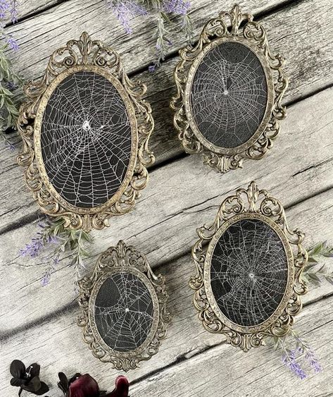 Bones Decor, Vintage Frame Design, Vintage Decorations, Spider Diy, Gothic Frames, Spider Web Art, Gothic House Aesthetic, How To Preserve Spider Web, Spider Web Room Decor