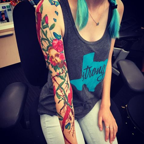 Life Is Strange (@LifeIsStrange) | Twitter Chloe Price Tattoo, Life Is Strange Lighthouse Tattoo, Chloe Tattoo Life Is Strange, Life Is Strange Wolf Tattoo, Life Is Strange Chloe Tattoo, Life Is Strange True Colors Tattoo Ideas, Life Is Strange Tattoo, Chloe Tattoo, Strange Tattoos