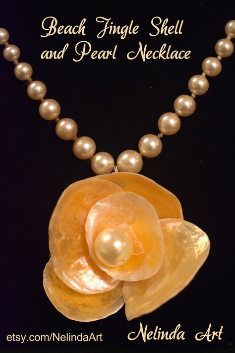 Beatiful one of a kind hand made necklace pearls and shells forming an elegant rose.... Seashells Jewelry, Jingle Shells, Shells Craft, Shells Necklace, Jewelry Ornaments, Oyster Shell Crafts, Seashell Projects, Make Flowers, Beach Theme Decor