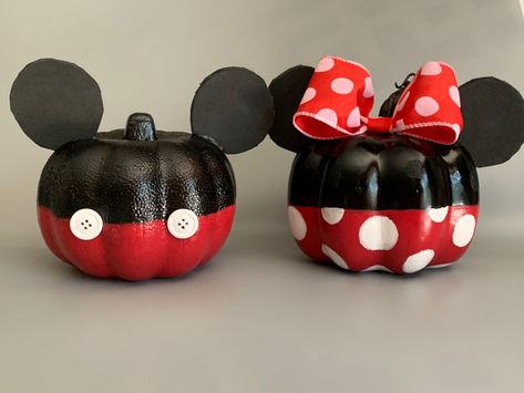 Mickey And Minnie Pumpkin Painting, Mikey Mouse Pumpkin, Mickey And Minnie Pumpkins, Mickey Pumpkin Painting, Mickey Mouse Pumpkin Painting, Disney Pumpkins, Grandchildren Activities, Unique Pumpkin Carving Ideas, Minnie Mouse Pumpkin